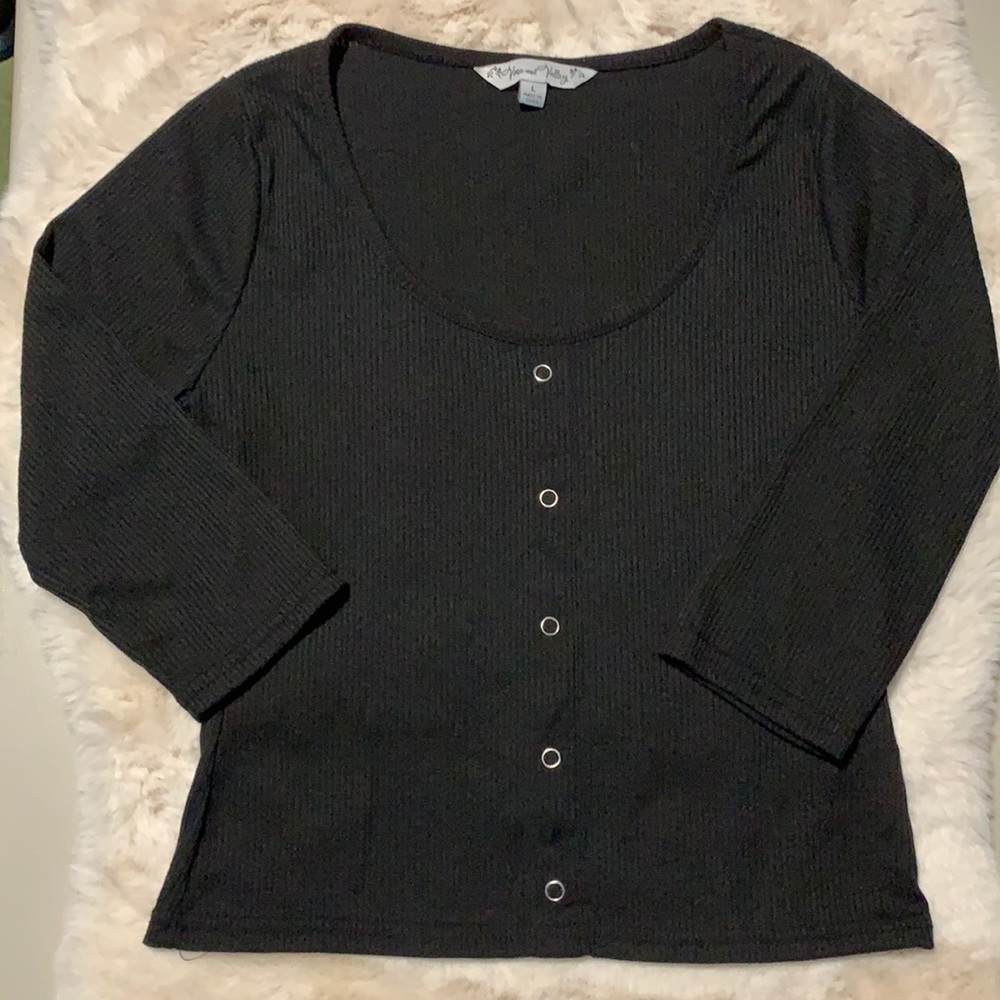 Junior’s 3/4-sleeve top